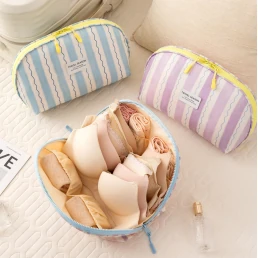 Bolsa para ropa interior con estampado de rayas